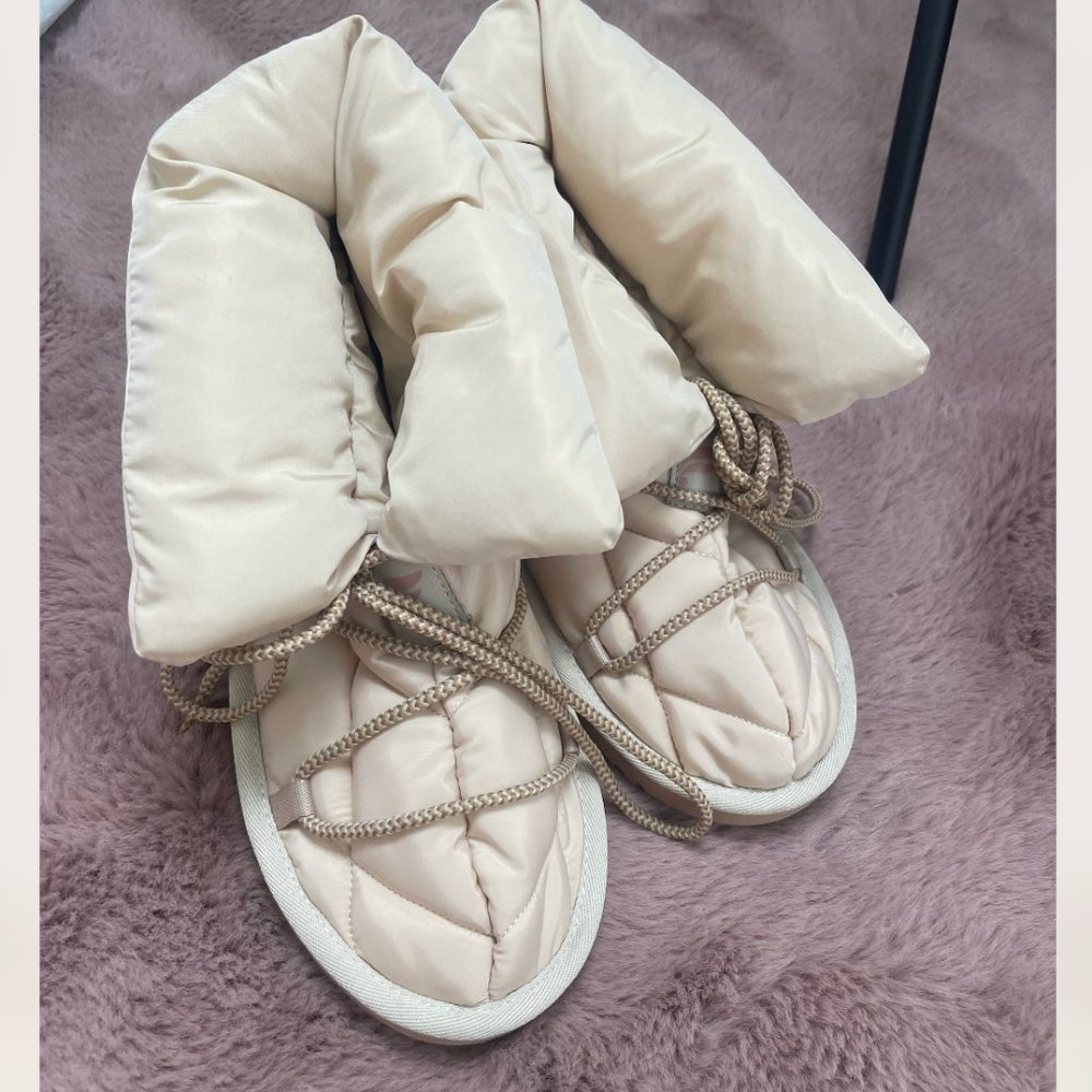 Fabletics Cream Ankle Boots